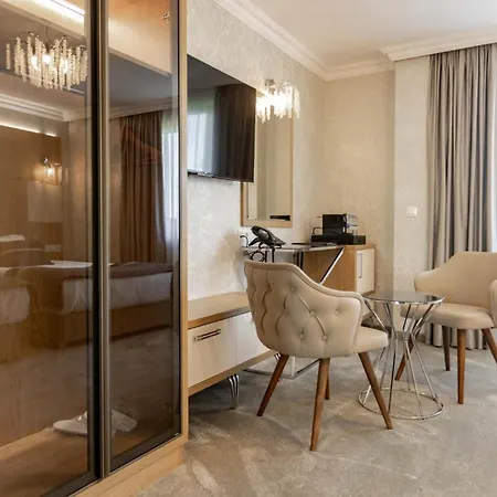 Hotel Centralis 4*